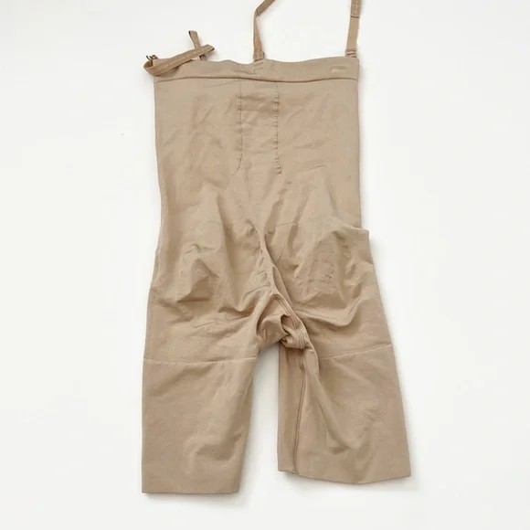 Spanx Tummy High-Waisted Mid-Thigh Short - Picture 4 of 6